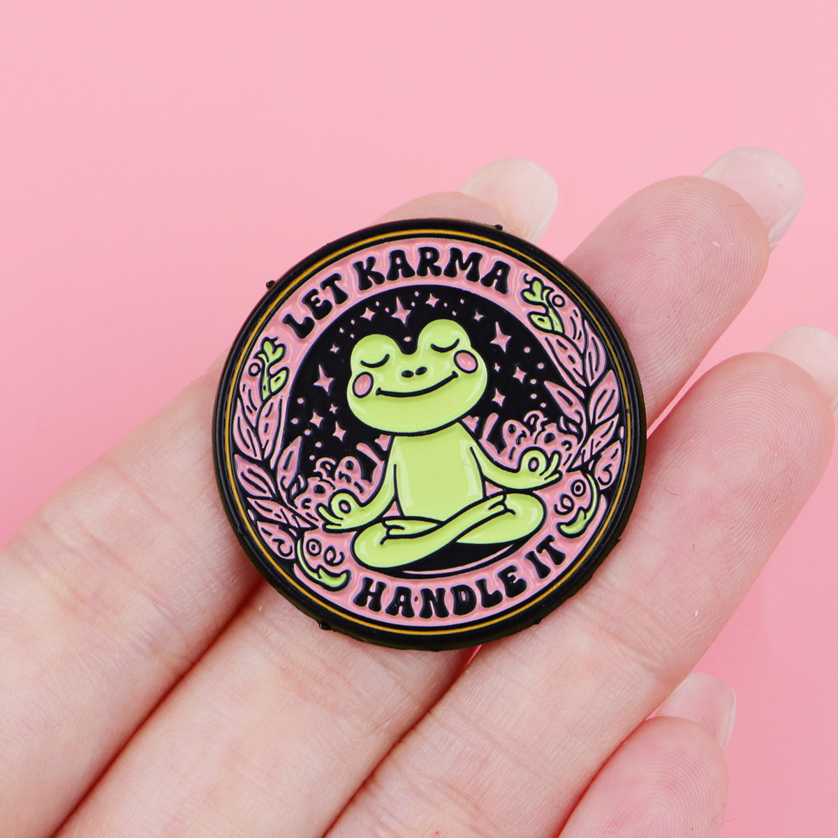 Broche émaillée Yoga Frog LET  - Pilates Yoga Bag avis et prix